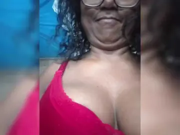 Hotmomsexy  live sex cam
