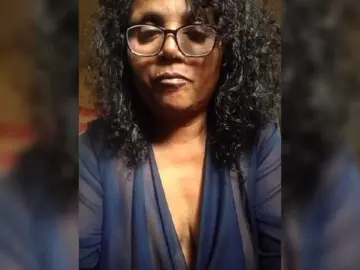 Hotmomsexy  live sex cam