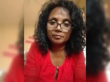 Hotmomsexy  live sex cam