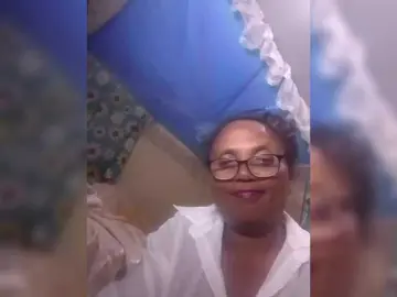 Hotmomsexy  live sex cam
