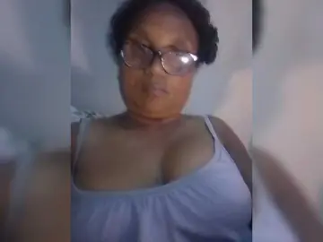 Hotmomsexy  live sex cam