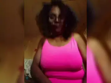 Hotmomsexy  live sex cam
