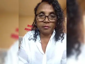Hotmomsexy  live sex cam