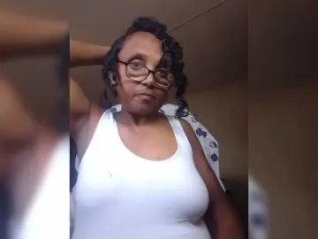Hotmomsexy  live sex cam