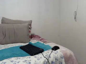 CreamyBum  live sex cam