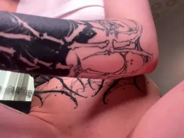 EliciaKalka  live sex cam