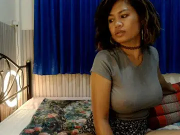 Kinnaree  live sex cam