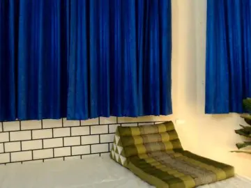 Kinnaree  live sex cam