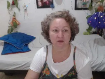 LADYQUEEN520  live sex cam