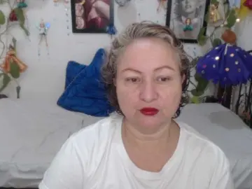 LADYQUEEN520  live sex cam