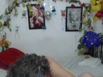 LADYQUEEN520  live sex cam