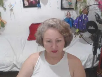 LADYQUEEN520  live sex cam