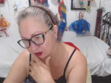 LADYQUEEN520  live sex cam
