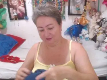 LADYQUEEN520  live sex cam
