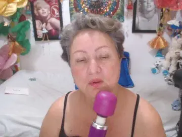 LADYQUEEN520  live sex cam