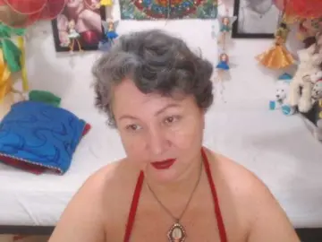 LADYQUEEN520  live sex cam