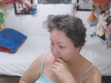 LADYQUEEN520  live sex cam