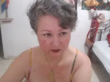 LADYQUEEN520  live sex cam