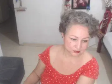 LADYQUEEN520  live sex cam