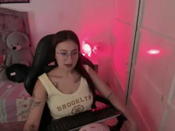 Laurahoot20  live sex cam