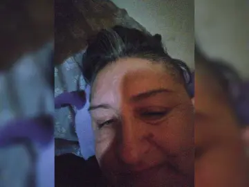 Meankitti1  live sex cam