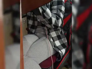 Olik-Pisa  live sex cam