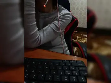 Olik-Pisa  live sex cam