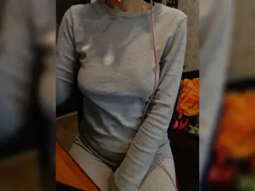 Olik-Pisa  live sex cam