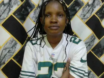 Sexybounty2  live sex cam