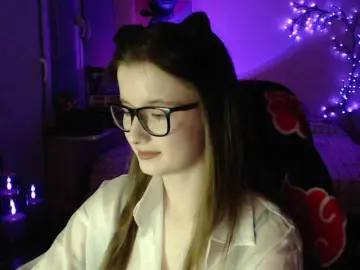 Cherry-Luna  live sex cam