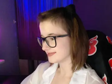 Cherry-Luna  live sex cam