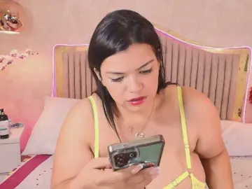 Kismett-Aziz  live sex cam