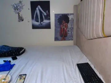 KittyKissess02  live sex cam