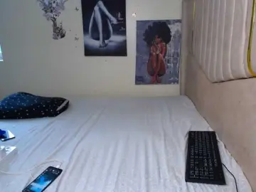 KittyKissess02  live sex cam