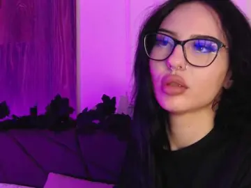 RavenFoxy  live sex cam