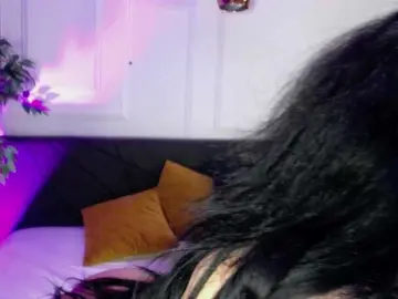 RavenFoxy  live sex cam