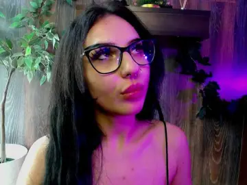 RavenFoxy  live sex cam