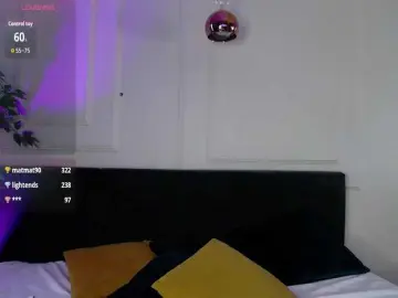 RavenFoxy  live sex cam