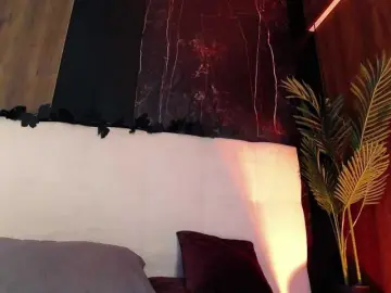 RavenFoxy  live sex cam