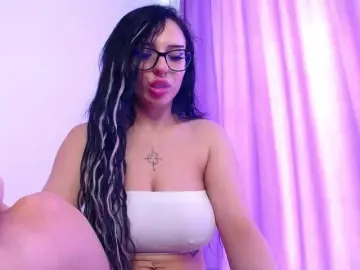 RavenFoxy  live sex cam