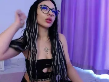 RavenFoxy  live sex cam