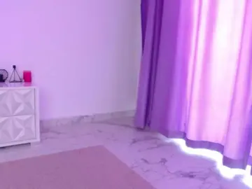 RavenFoxy  live sex cam