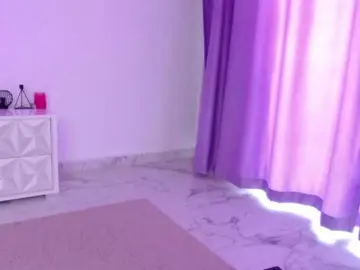 RavenFoxy  live sex cam