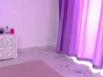 RavenFoxy  live sex cam
