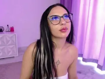 RavenFoxy  live sex cam
