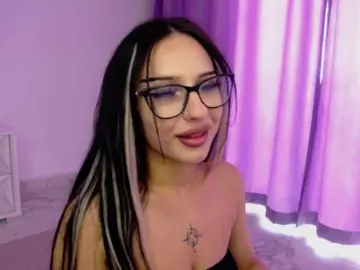 RavenFoxy  live sex cam