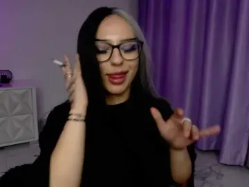 RavenFoxy  live sex cam