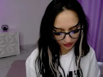 RavenFoxy  live sex cam