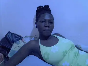 Juicy-bella  live sex cam