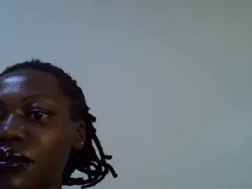 Juicy-bella  live sex cam